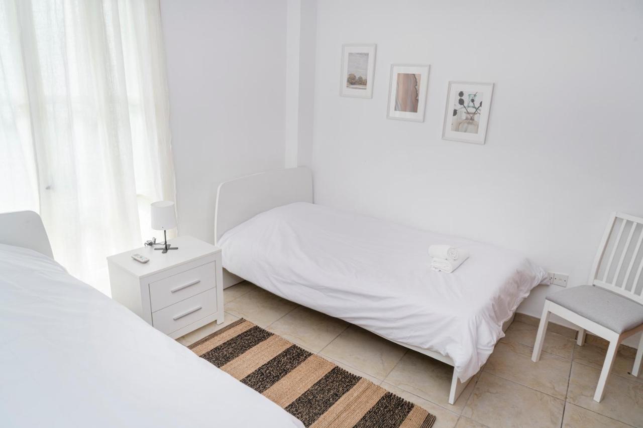 Private Room In Shared Flat Nicósia Exterior foto