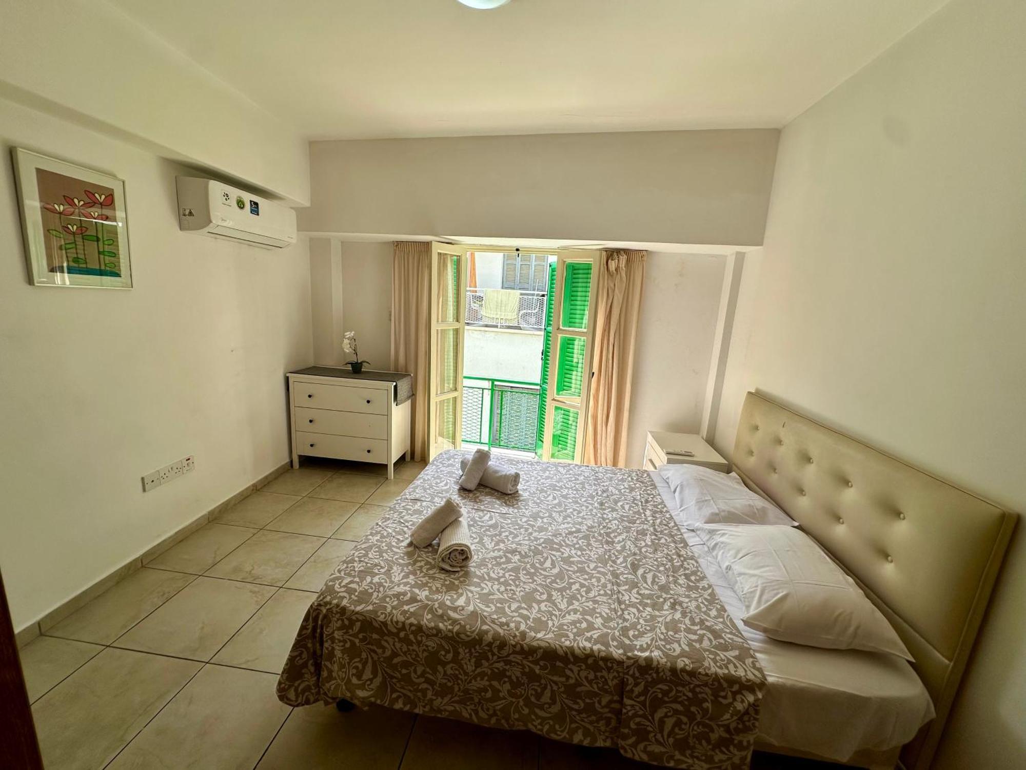 Private Room In Shared Flat Nicósia Exterior foto